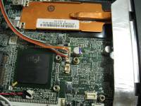 Der Stecker, an dem die Kabel zum Bluetooth-Modul angelötet sind Der Stecker, an dem die Kabel zum Bluetooth-Modul angelötet sind